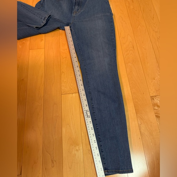 J Brand Maria in Lucas wash - Picture 4 of 7